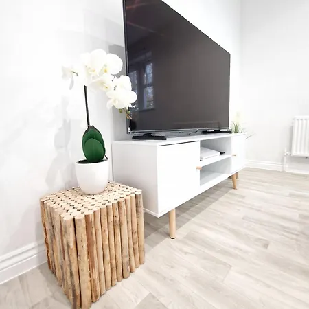 New Luxury Apartment Near Wembley - Free Parking & Wifi Edgware Exterior photo