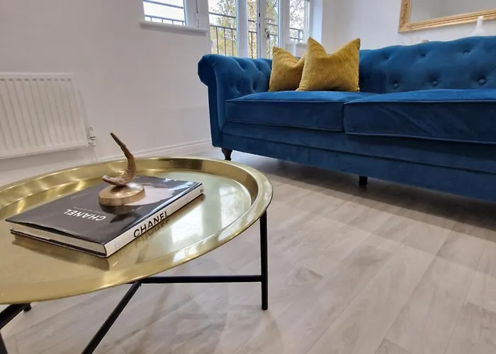 New Luxury Apartment Near Wembley - Free Parking & Wifi