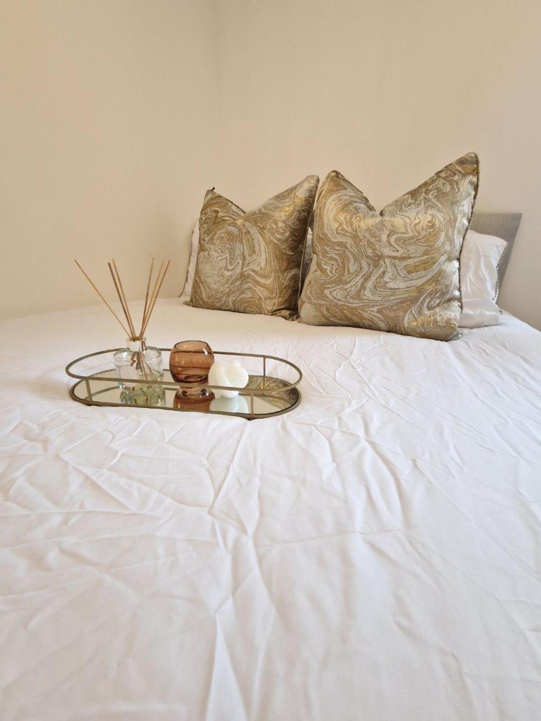 Apartment New Luxury Near Wembley - Free Parking & Wifi