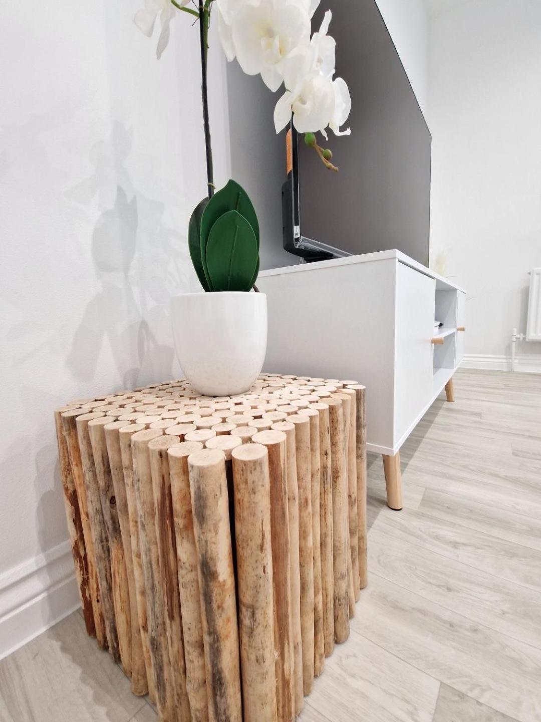 New Luxury Near Wembley - Free Parking & Wifi *