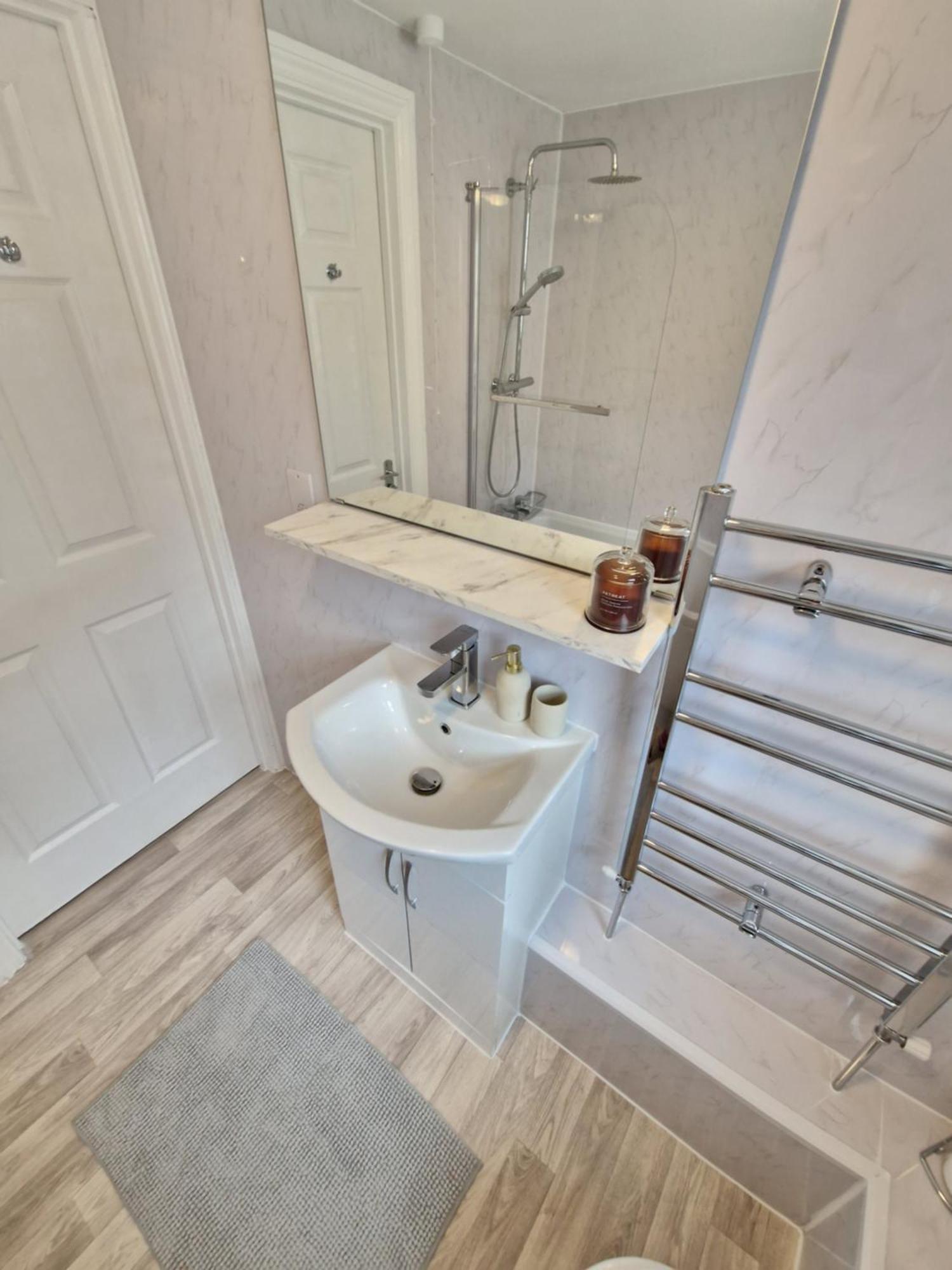 Apartment New Luxury Near Wembley - Free Parking & Wifi