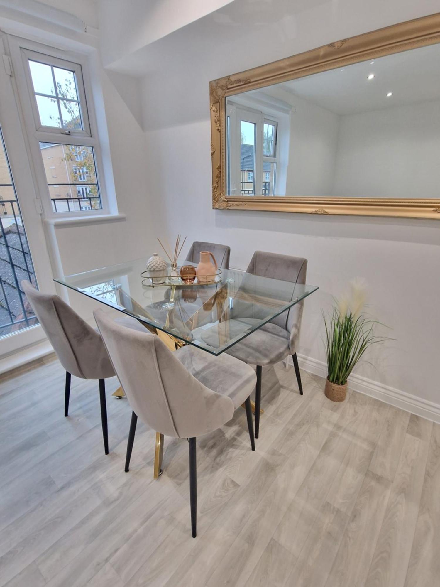 New Luxury Near Wembley - Free Parking & Wifi Apartment Edgware