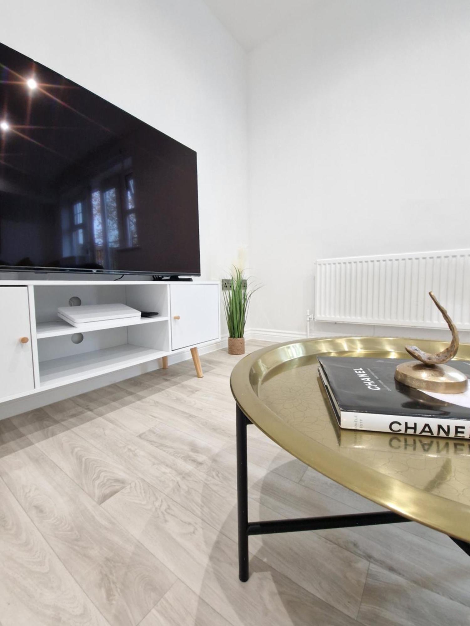 Apartment New Luxury Near Wembley - Free Parking & Wifi