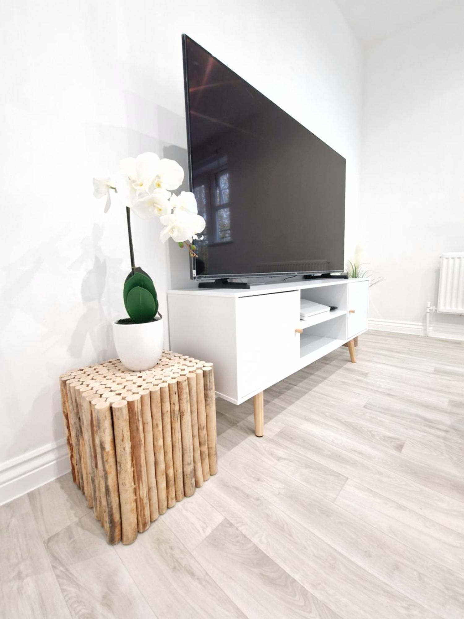New Luxury Near Wembley - Free Parking & Wifi Apartment Edgware